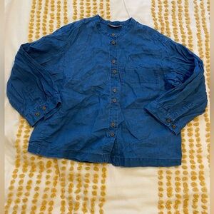 Cute linen blue quarter sleeve button up 💙🦋